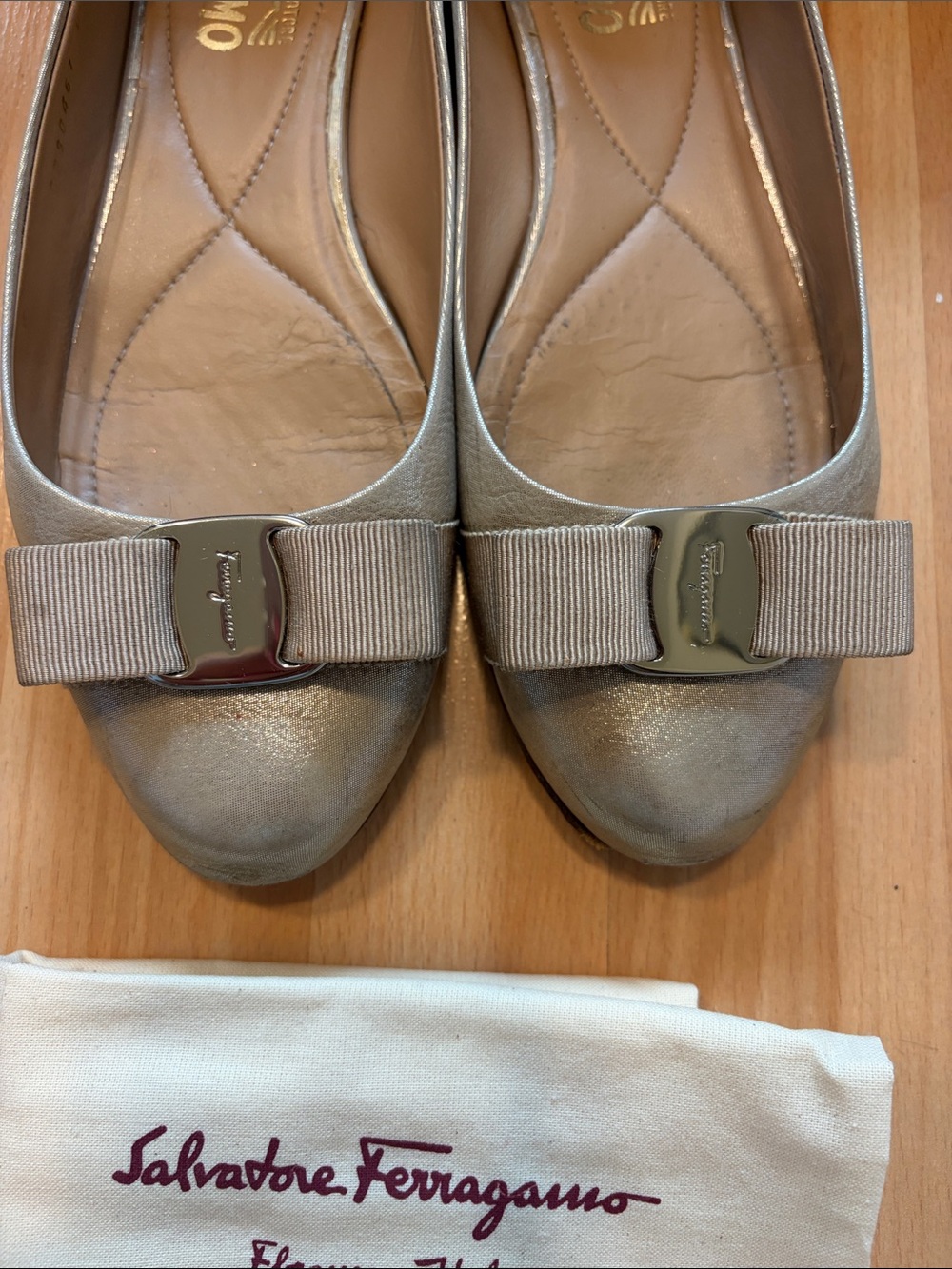 Salvatore Ferragamo Metallic Silver Leather Vara Bow Flats - Picture 7 of 8